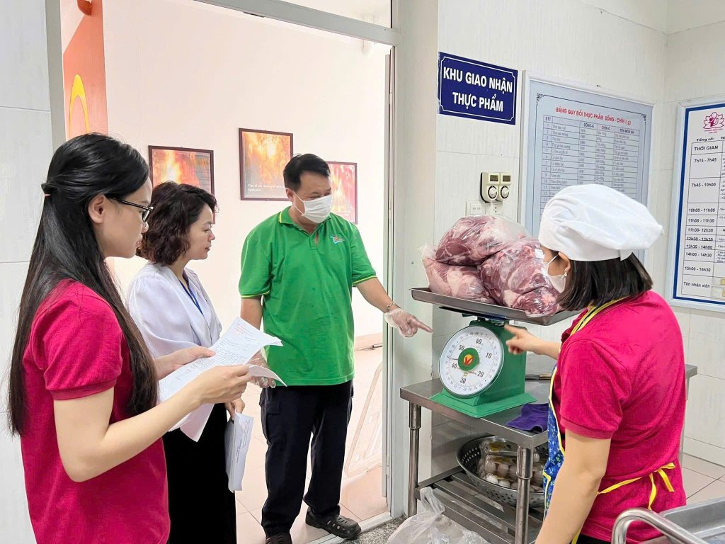 CÔNG KHAI MINH BẠCH KẾ HOẠCH TỔ CHỨC BỮA ĂN BÁN TRÚ CHO HỌC SINH